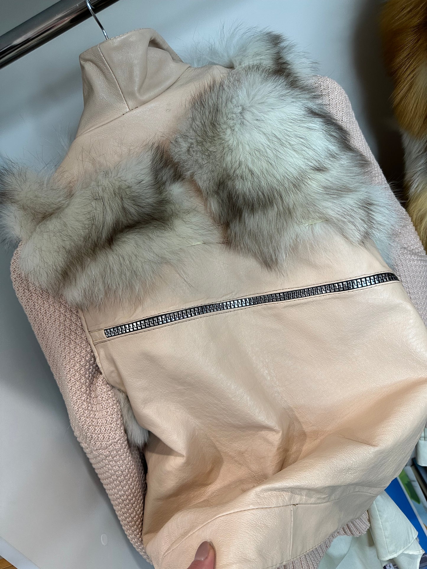 REAL genuine FOX fur women vest S SIZE LEATHER 1109912 WITHOUT SLEEVES