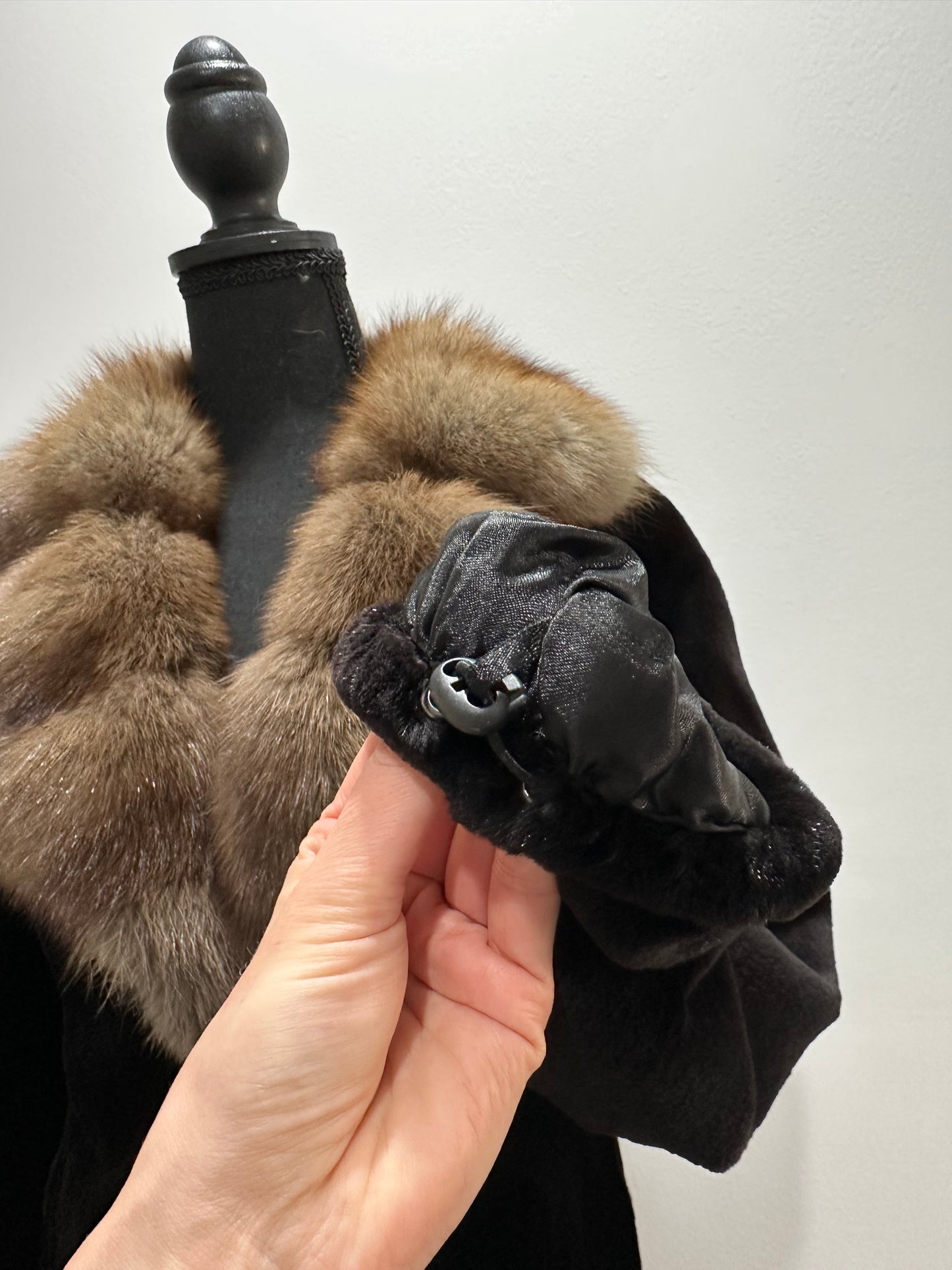 New BLACK MINK SHORT coat JACKET size S REAL SABLE COLLAR 1201079
