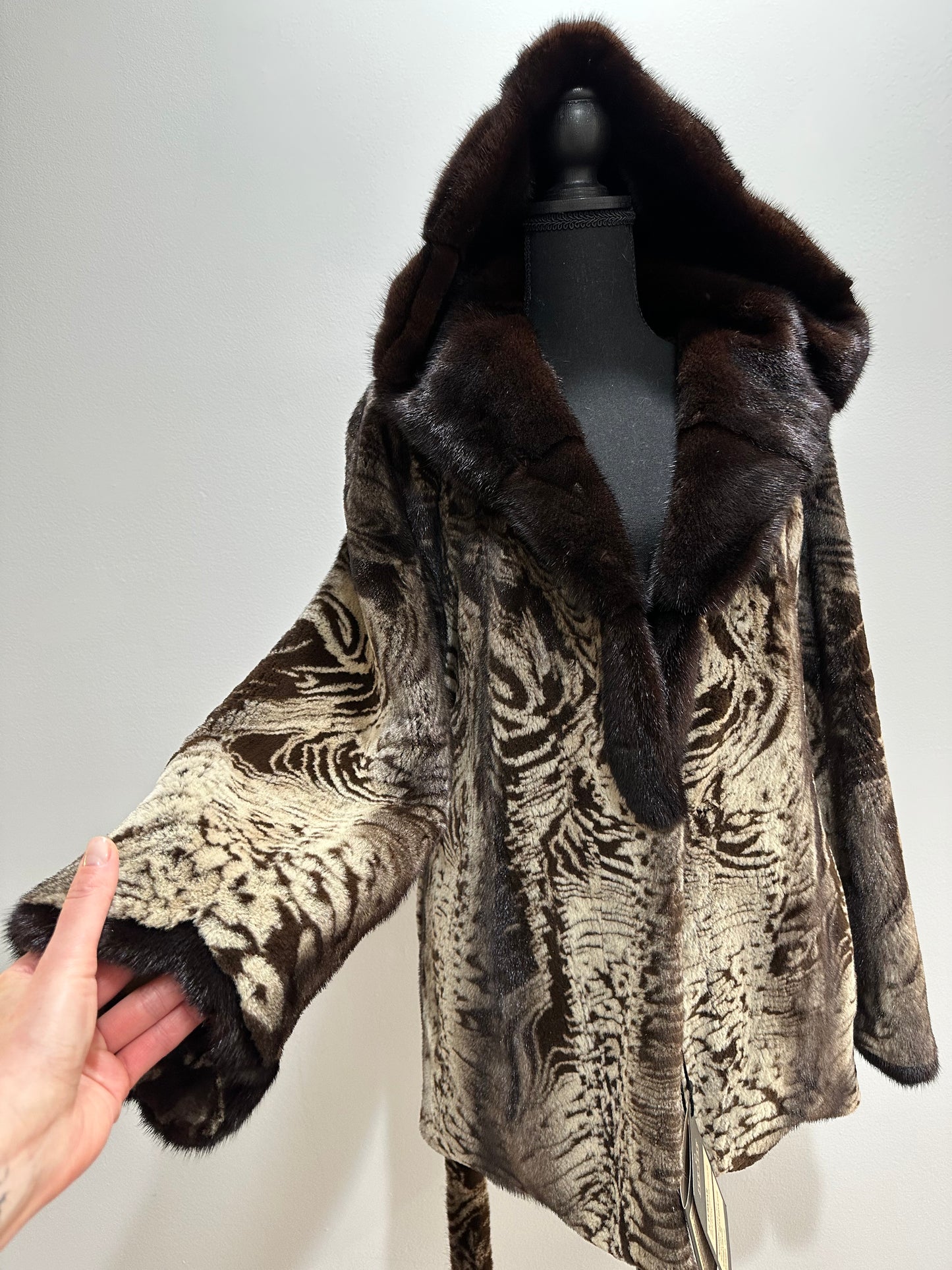 New women Real Natural Luxurious Sheared Mink Fur Coat with Hood 1201087 size M belt
