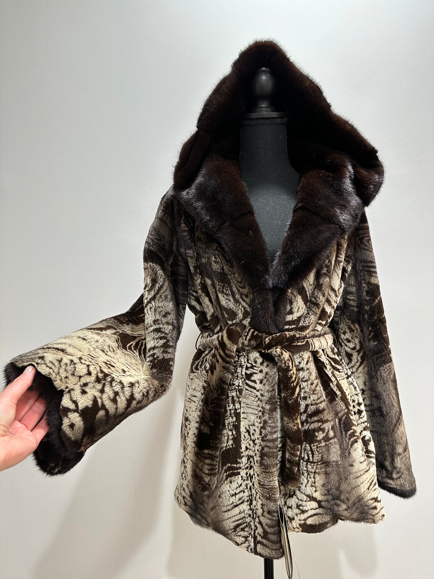 New women Real Natural Luxurious Sheared Mink Fur Coat with Hood 1201087 size M belt