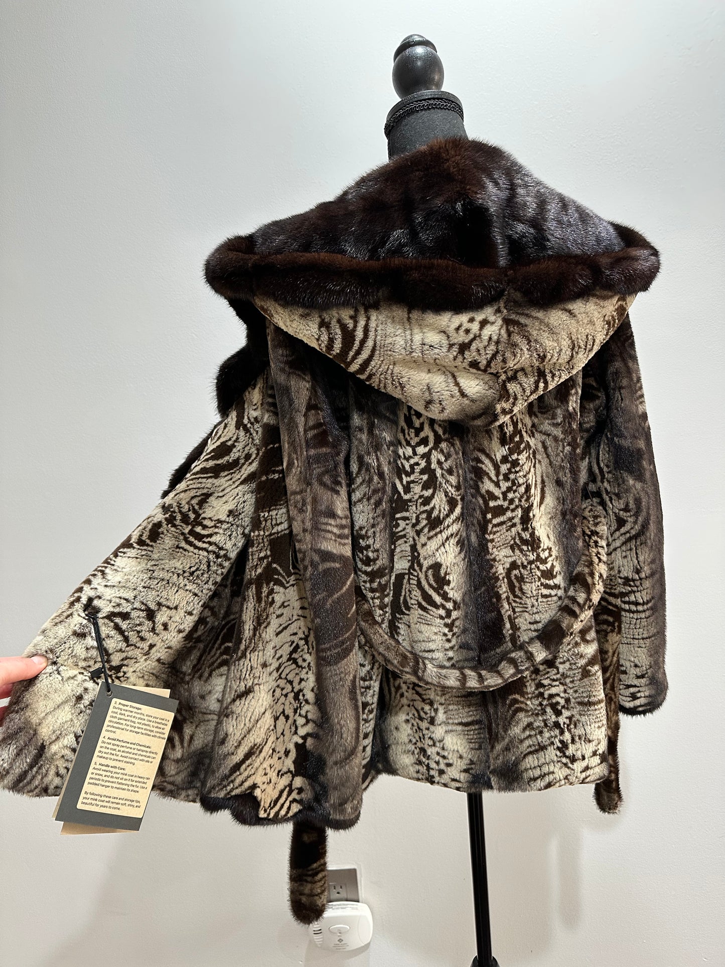New women Real Natural Luxurious Sheared Mink Fur Coat with Hood 1201087 size M belt