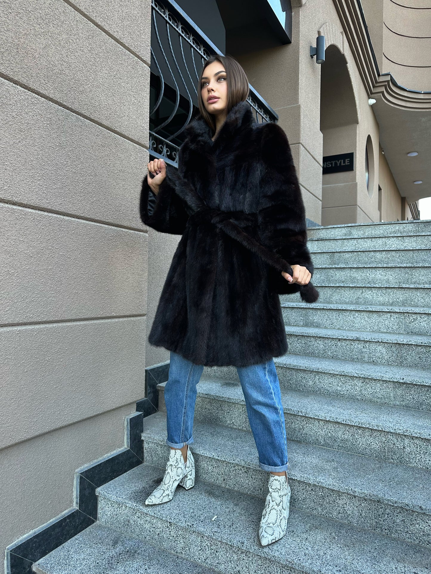 women real mink fur coat with belt dark brown BLACK color size M NEW!!! 1109793