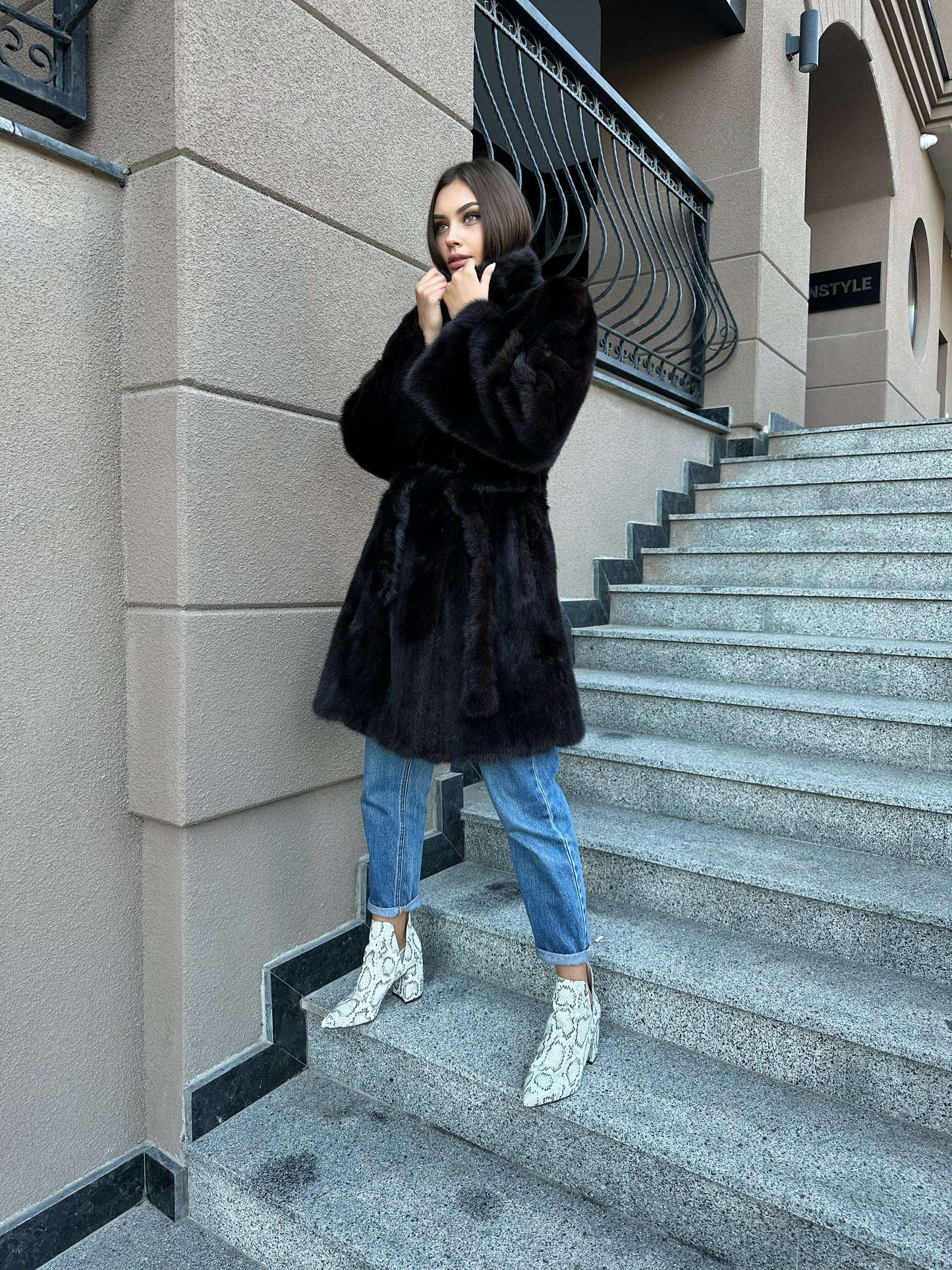 women real mink fur coat with belt dark brown BLACK color size M NEW!!! 1109793