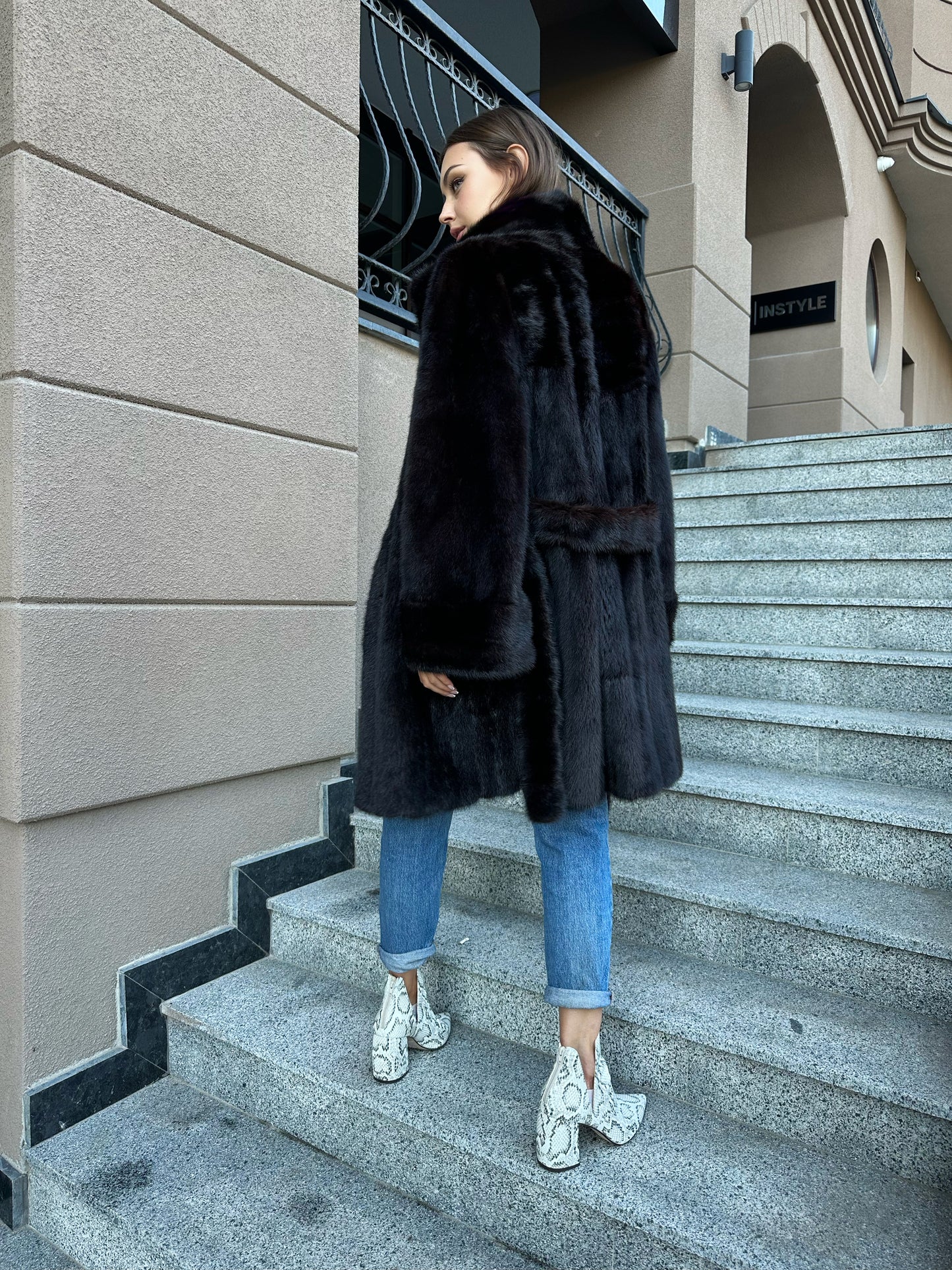 women real mink fur coat with belt dark brown BLACK color size M NEW!!! 1109793