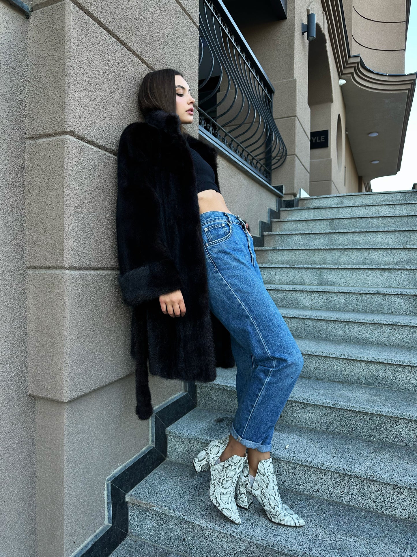 women real mink fur coat with belt dark brown BLACK color size M NEW!!! 1109793