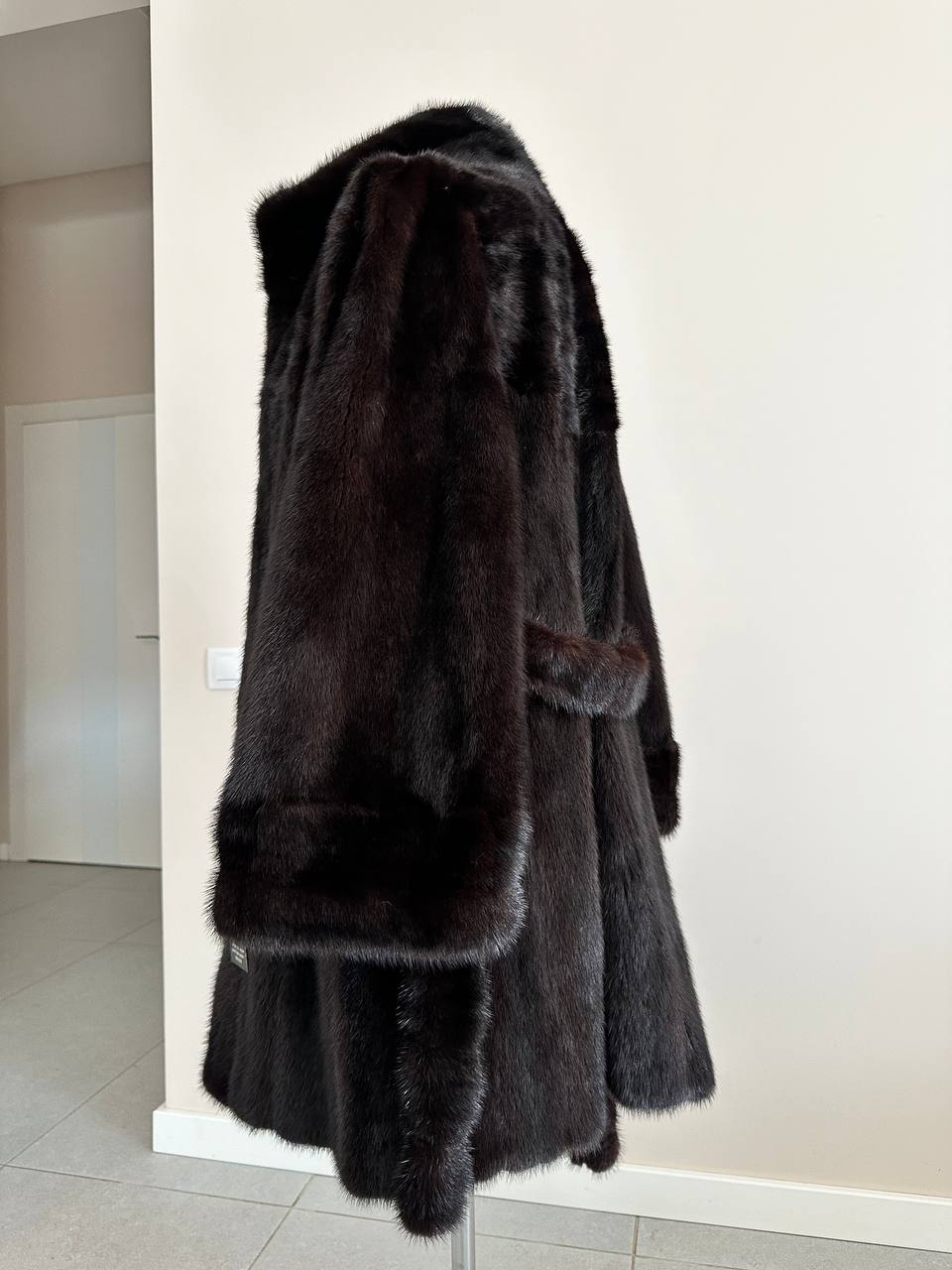women real mink fur coat with belt dark brown BLACK color size M NEW!!! 1109793
